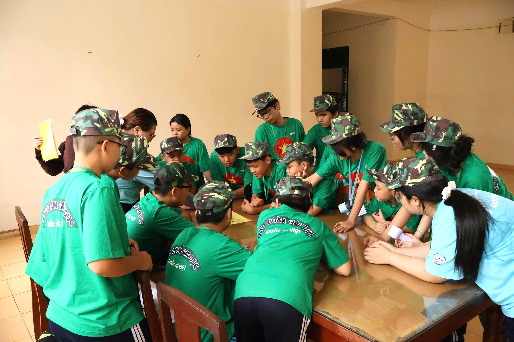 Trải Nghiệm Chiến Sĩ: Top 3 Bài Học Yêu Thương Tại Tổ Chức Giáo Dục Uy Tín 